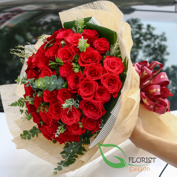 Saigon classic red roses bouquet delivery