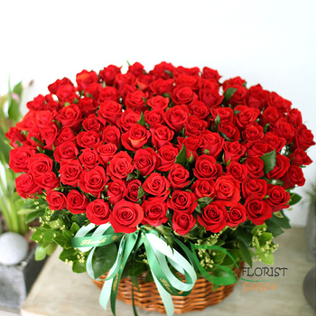 Send 100 red roses to Saigon