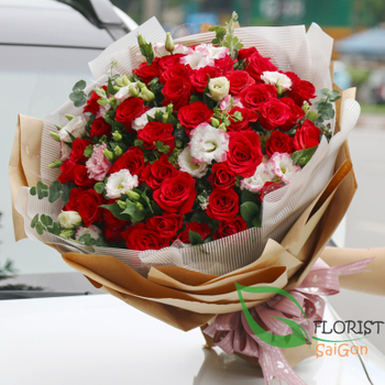 Beautiful love flowers for girlfriend in HCM city